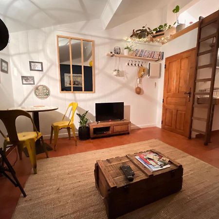 Cosy Provencal Apartment Belgentier Ngoại thất bức ảnh